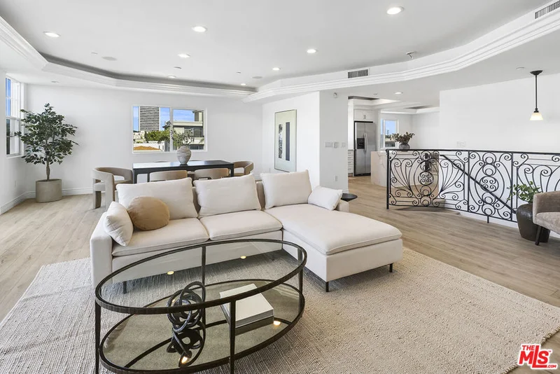 11554 Iowa Avenue 401, Los Angeles, CA 90025