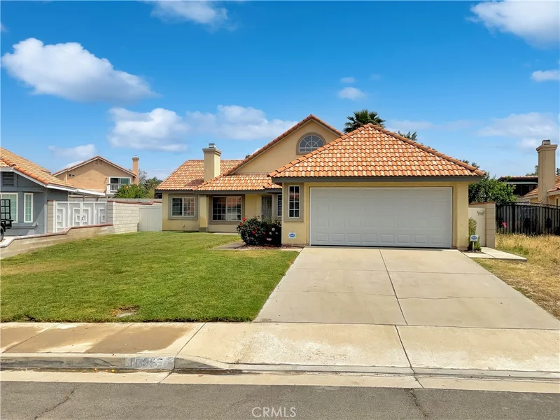 10057 Zinfandel Lane, Jurupa Valley, CA 92509