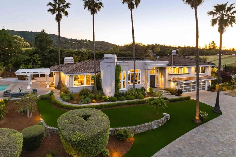 27200 Carrington Circle, Los Altos Hills, CA 94022