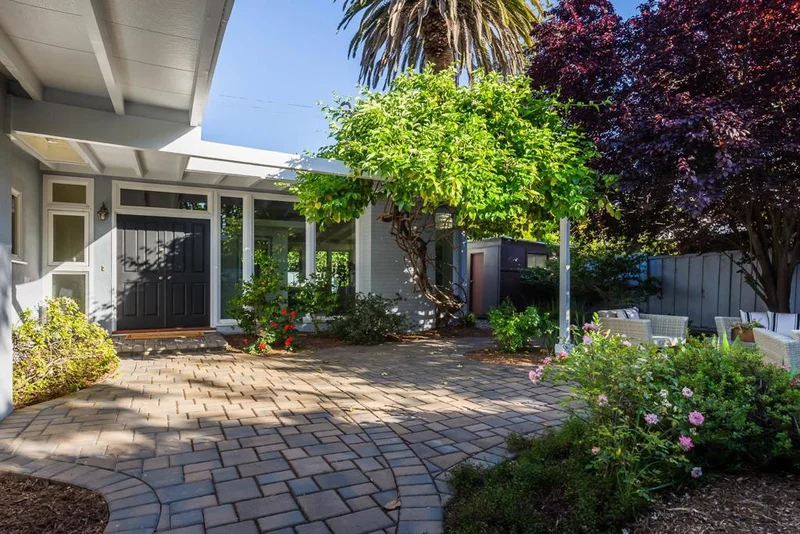 852 Driftwood Drive, Palo Alto, CA 94303
