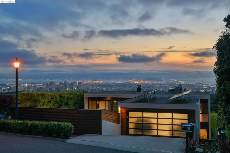 115 Pershing Drive, Oakland, CA 94611