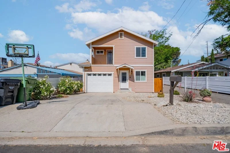 10257 Irma Avenue, Tujunga, CA 91042