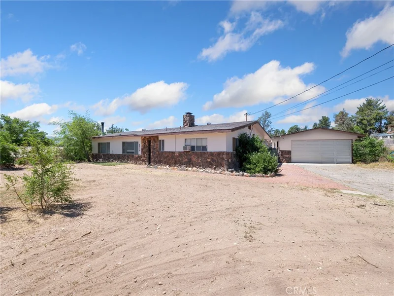 8878 Lassen Avenue, Hesperia, CA 92345