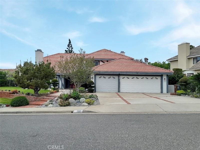 790 S Goldfinch Way, Anaheim Hills, CA 92807