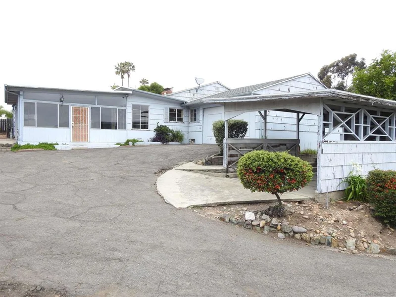 7845 Loma Vista Dr, La Mesa, CA 91942