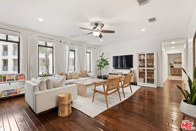 5625 Crescent Park West 207, Playa Vista, CA 90094