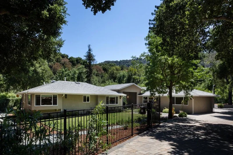 25750 Moody Road, Los Altos Hills, CA 94022