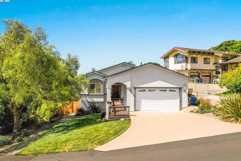18761 Reamer Rd, Castro Valley, CA 94546