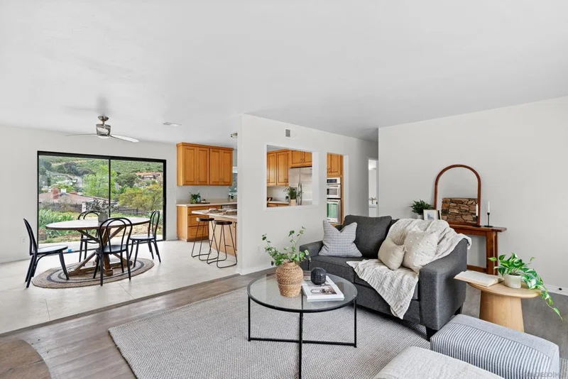 8612 Almond Rd, Lakeside, CA 92040