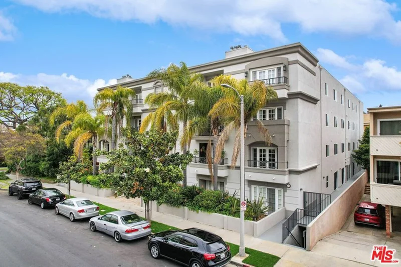 11908 Darlington Avenue 301, Los Angeles, CA 90049