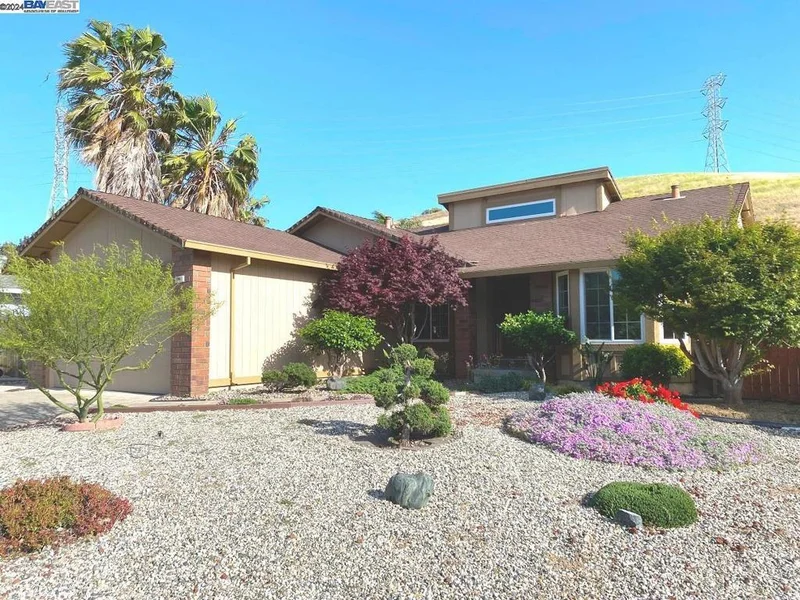 2241 Daffodil Dr, Pittsburg, CA 94565