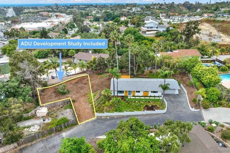 2250 Ivy Rd, Oceanside, CA 92054