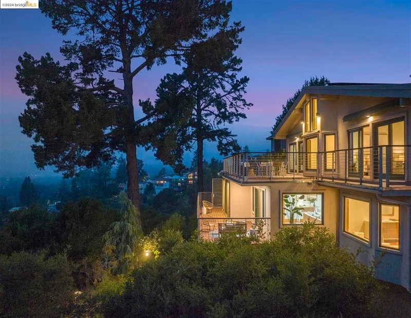 6133 Snake Rd, Oakland, CA 94611