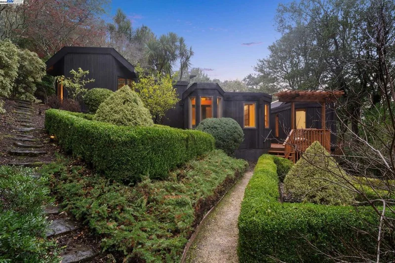 10 E Robert Dr, Inverness, CA 94937
