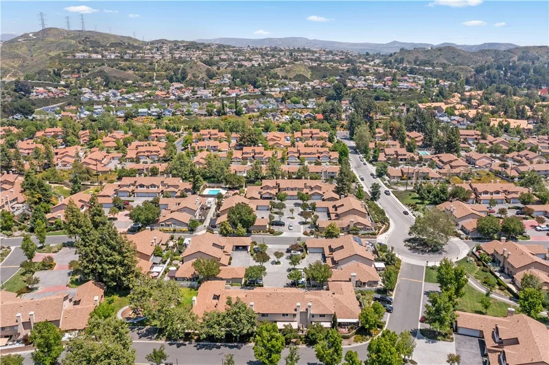 22937 Banyan Place 284, Saugus, CA 91390