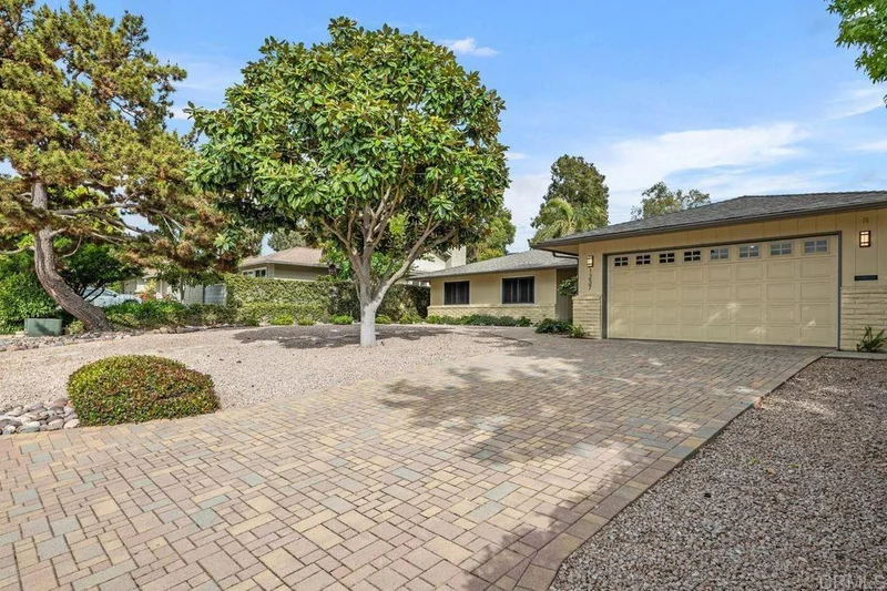 1237 San Julian Dr., San Marcos, CA 92078