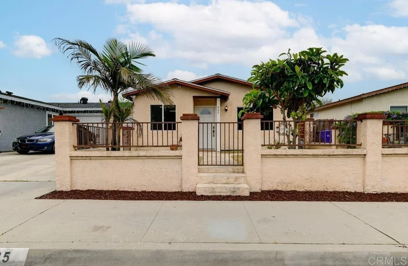225 Avenida Descanso, Oceanside, CA 92057