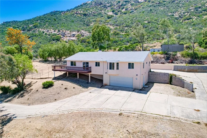 191 Arnold Way, Alpine, CA 91901