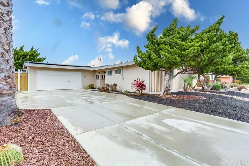2702 Wyandotte, San Diego, CA 92117