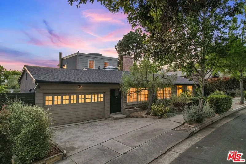 227 Denslow Avenue, Los Angeles, CA 90049