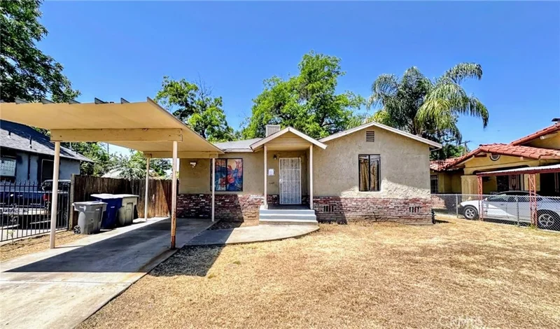 2242 S Holly Avenue, Fresno, CA 93706