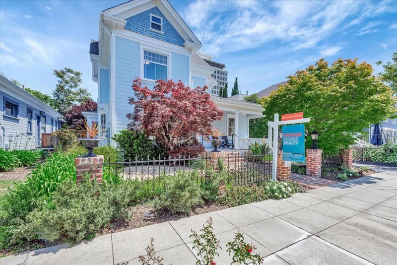 421423 Kipling Street, Palo Alto, CA 94301
