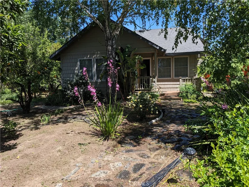 158 E Clay Street