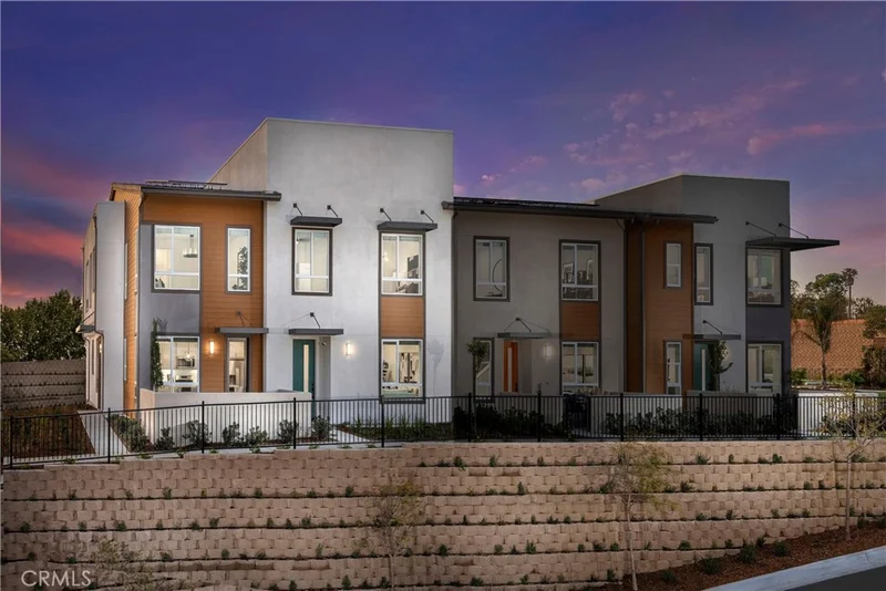 1016 Logan Lane, Vista, CA 92081