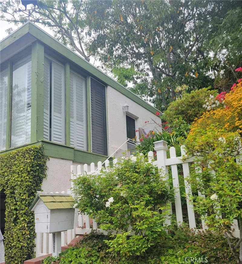 11575 Amanda Drive, Studio City, CA 91604