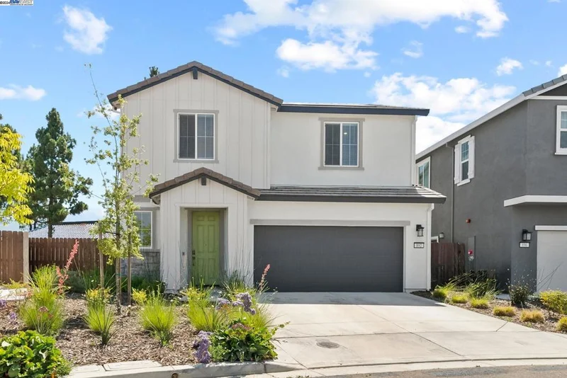 892 Diego Dr, Oakley, CA 94561