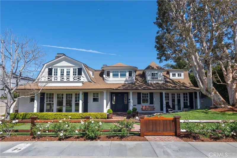 1012 Pacific Avenue, Manhattan Beach, CA 90266