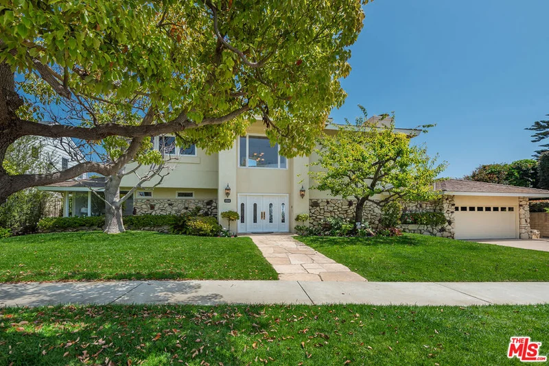 254 Toyopa Drive, Pacific Palisades, CA 90272