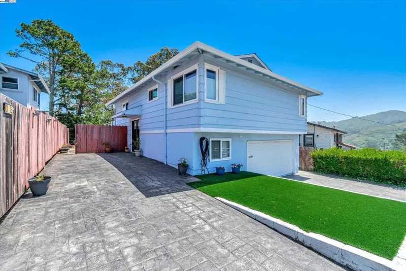 1155 Manzanita Dr, Pacifica, CA 94044