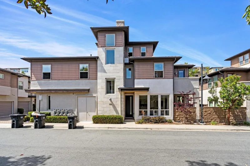 2575 Aperture Circle, San Diego, CA 92108