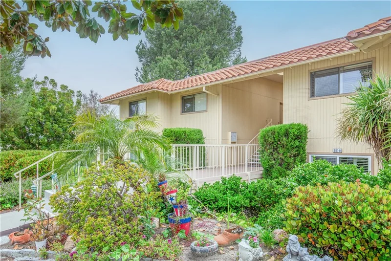 861 Ronda Mendoza B, Laguna Woods, CA 92637