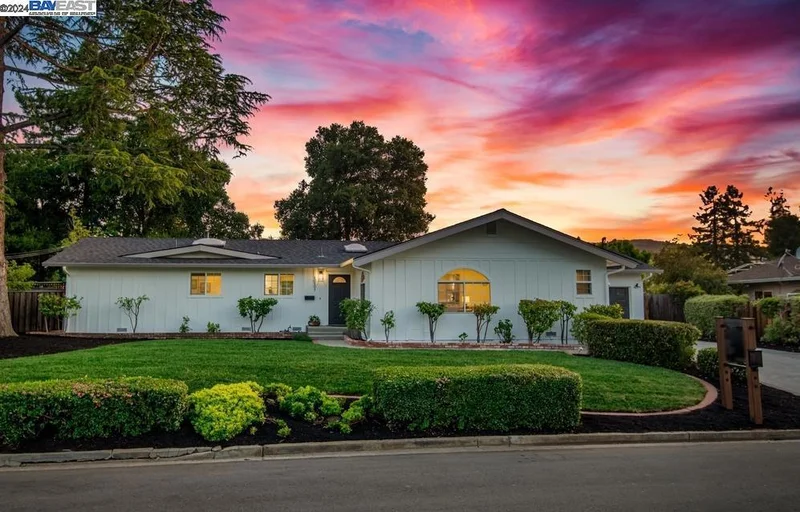 10501 Madera Dr, Cupertino, CA 95014