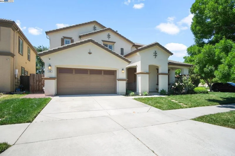 416 Wild Oak Drive, Lathrop, CA 95330