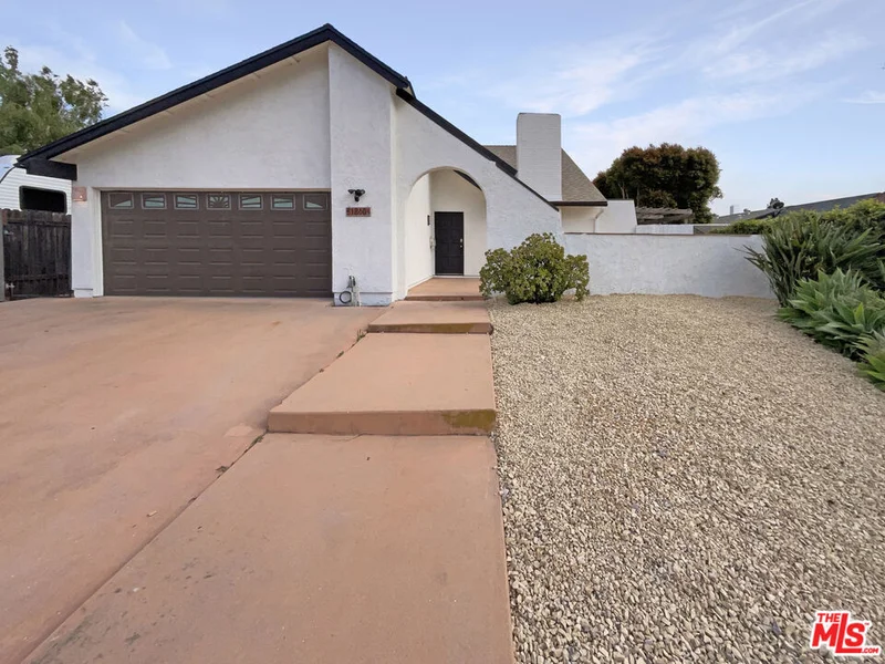 1860 Denham Court, Simi Valley, CA 93065