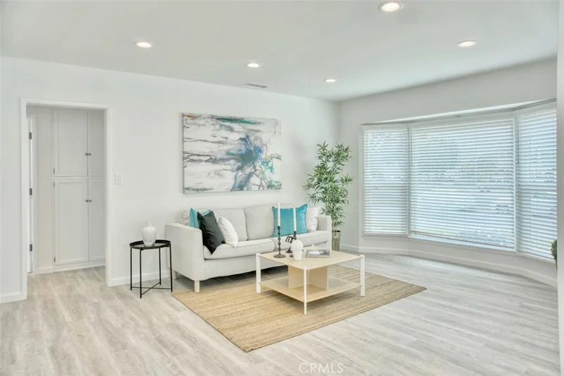 5636 Bellflower Boulevard, Lakewood, CA 90713