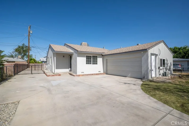 45463 Kingtree Avenue, Lancaster, CA 93534