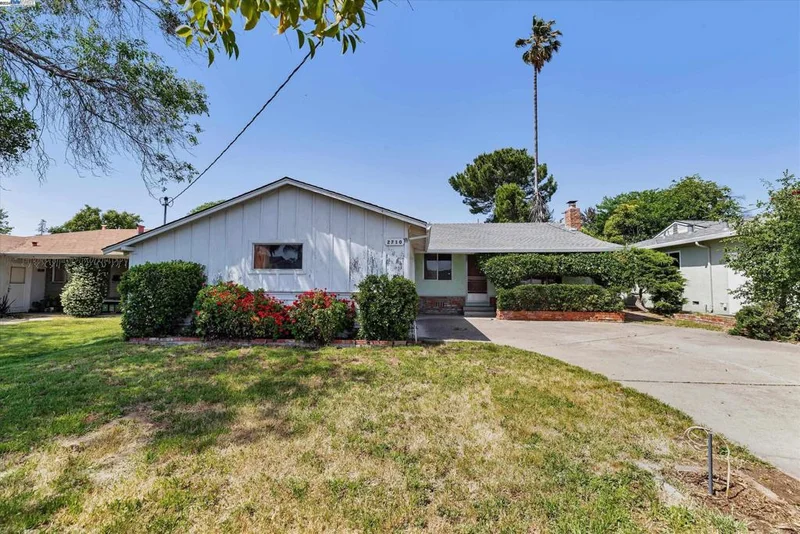 2710 Kelly St, Livermore, CA 94551