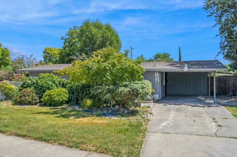 102 Glendora Avenue, Stockton, CA 95207