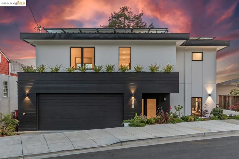 2941 Carlsen St, Oakland, CA 94602