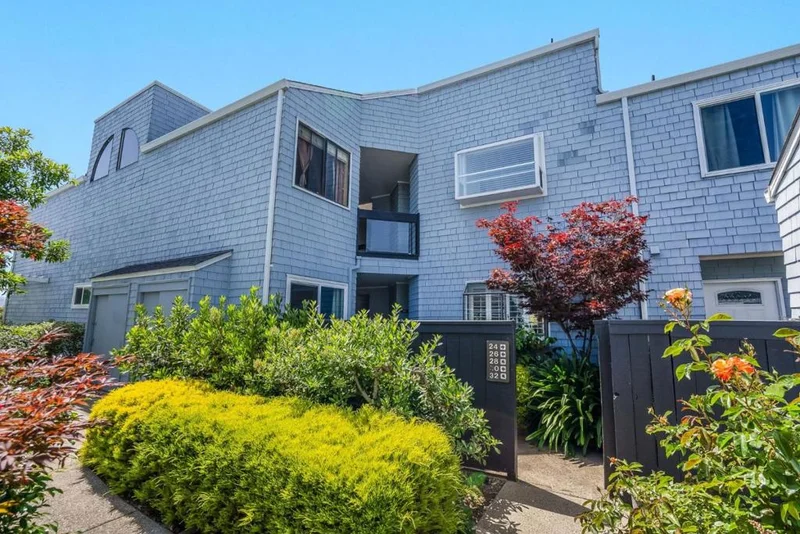 26 Cape Hatteras Court, Redwood City, CA 94065