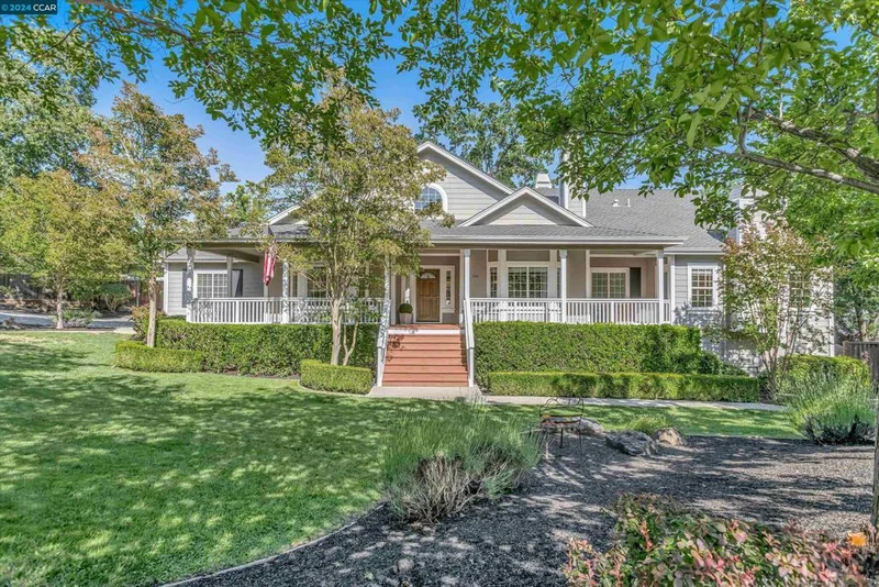 124 Montana Dr, Danville, CA 94526