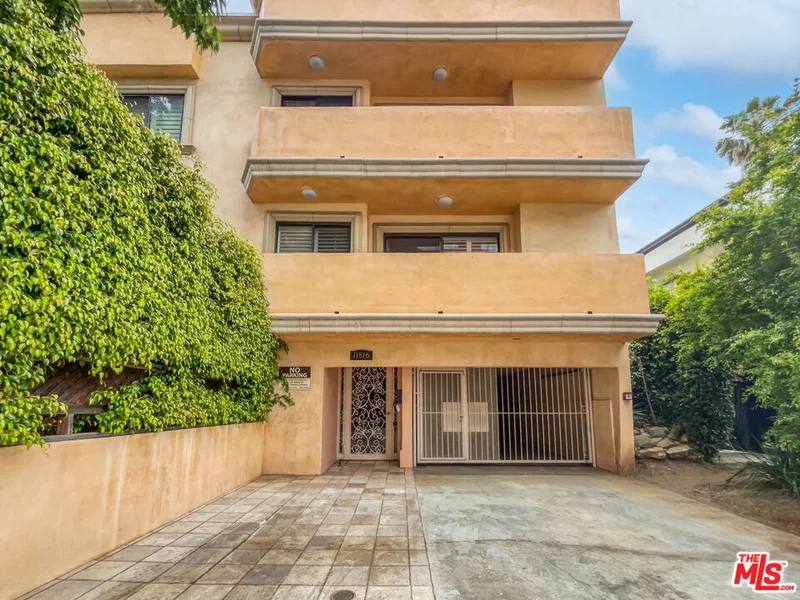 11816 Gorham Avenue 213, Los Angeles, CA 90049