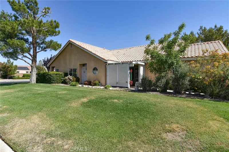 11610 Oak Street, Apple Valley, CA 92308