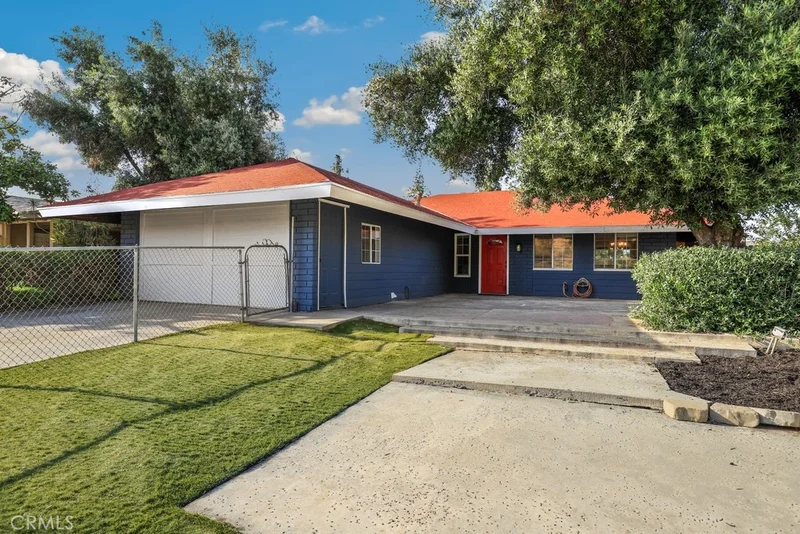 4607 Challen Avenue, Riverside, CA 92503
