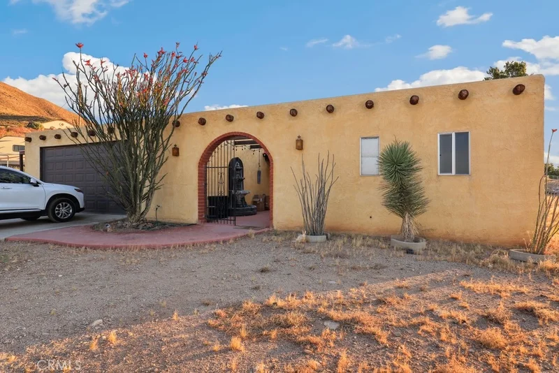 9129 Allegra Vista Street, Apple Valley, CA 92308