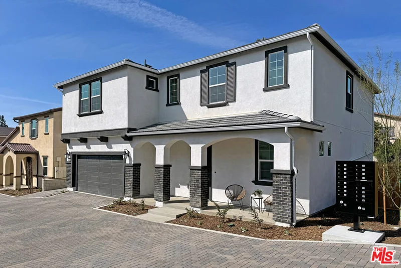 11777 N Fenton Avenue, Lakeview Terrace, CA 91342